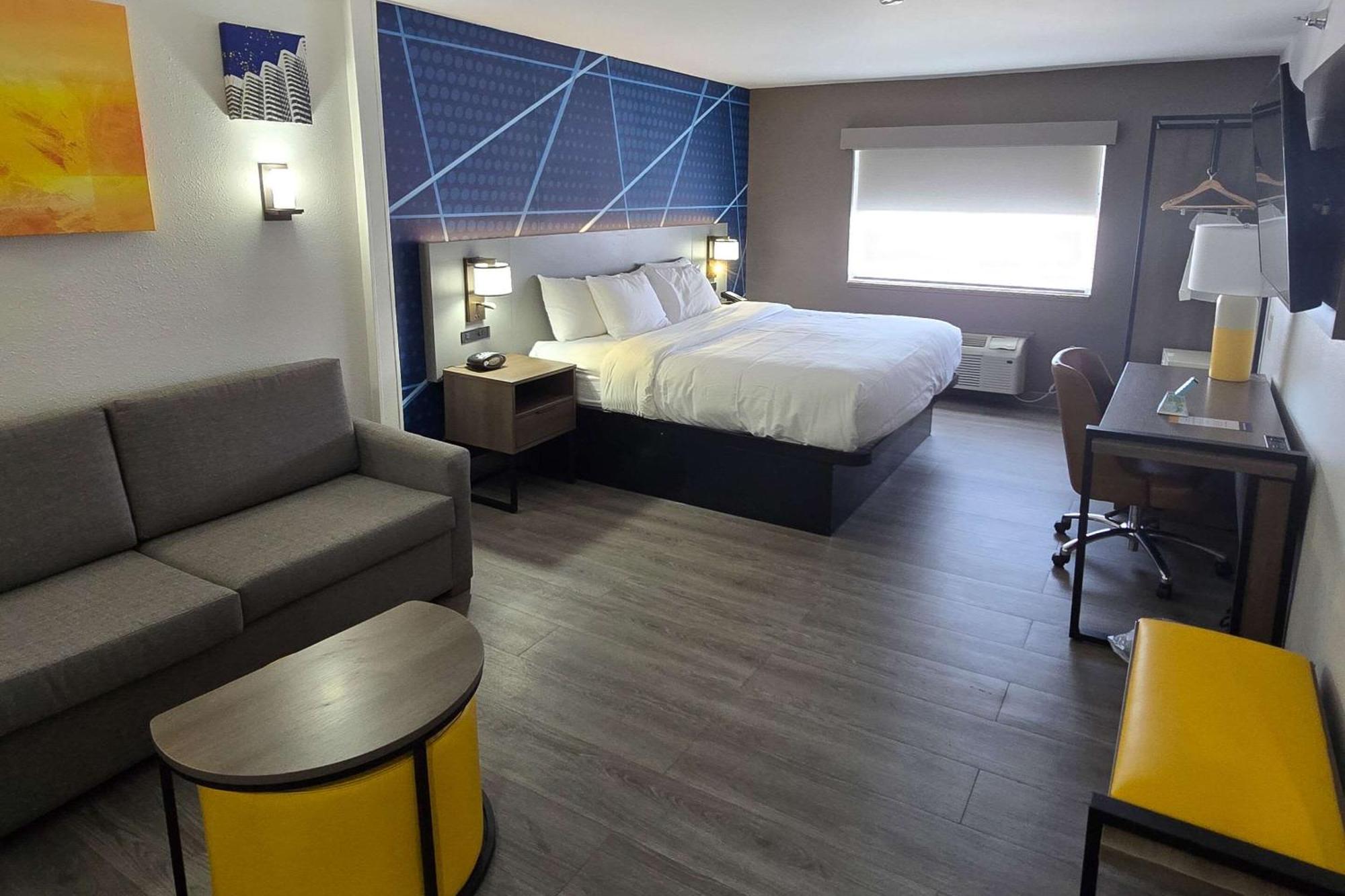 Comfort Suites Terre Haute University Area Extérieur photo