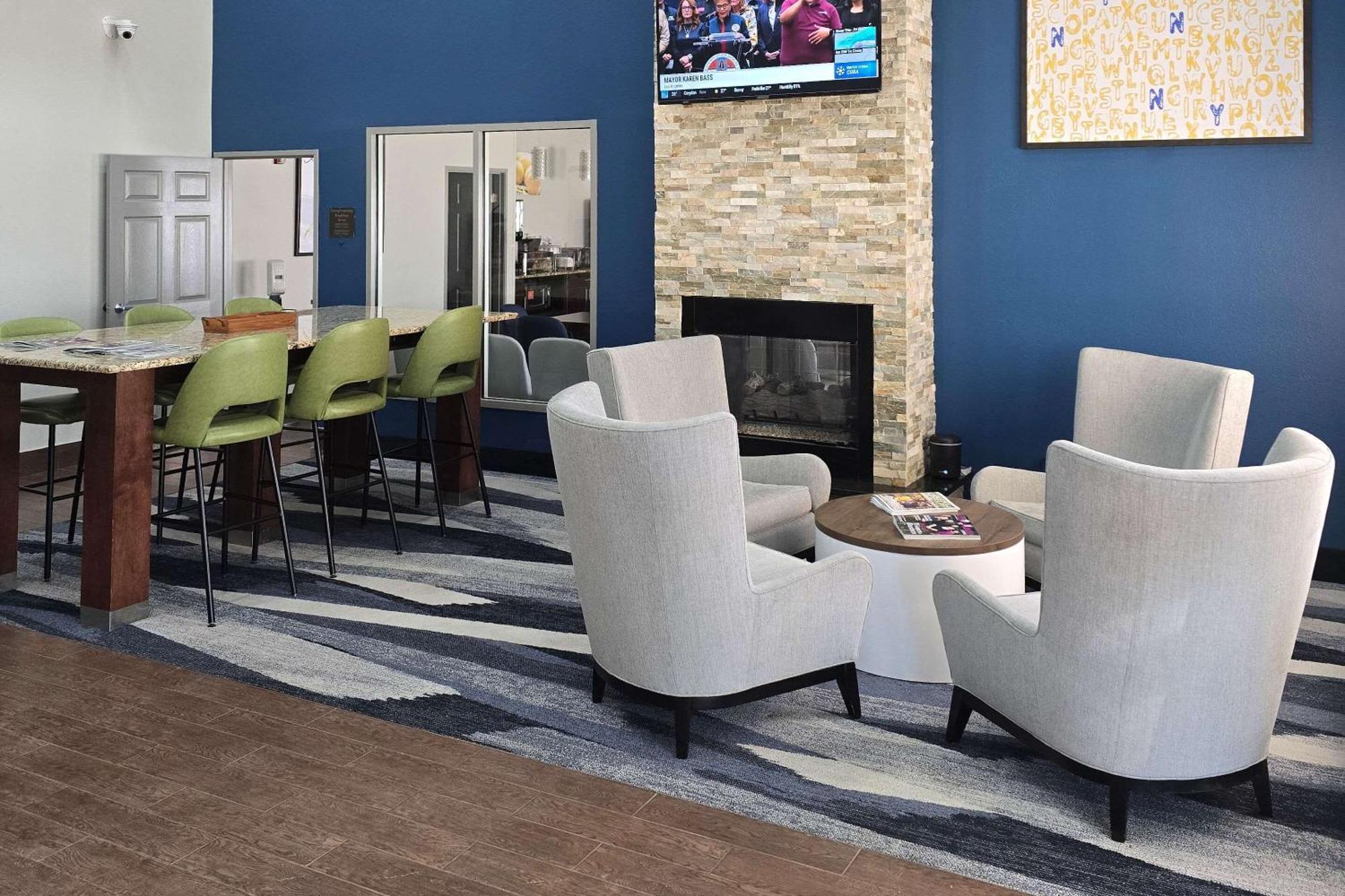 Comfort Suites Terre Haute University Area Extérieur photo